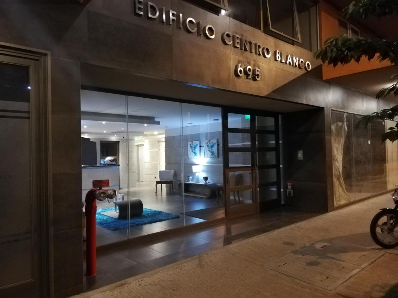 Depto Estudio 1811 Edificio Centro Blanco Con Estacionamiento Темуко Экстерьер фото